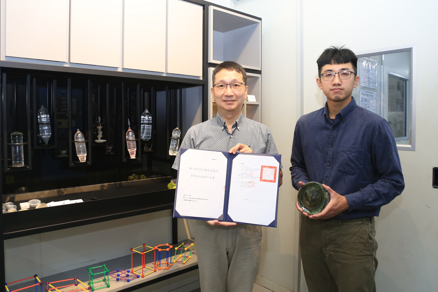 NSYSU’s 6-inch crystal growth technology is incorporated in a 50 million technology transfer project to enhance Taiwan’s next-generation semiconductor manufacturingImage
