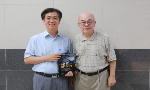 Professors Lih-Tyng Hwang and Tzyy-Sheng Horng received the Most Influential Research Monograph Award from the Ministry of Science and TechnologyImage