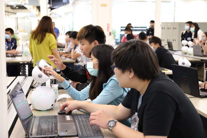 2020年6月2日-「南科AI_Robot自造基地」英文學伴參訪活動圖片