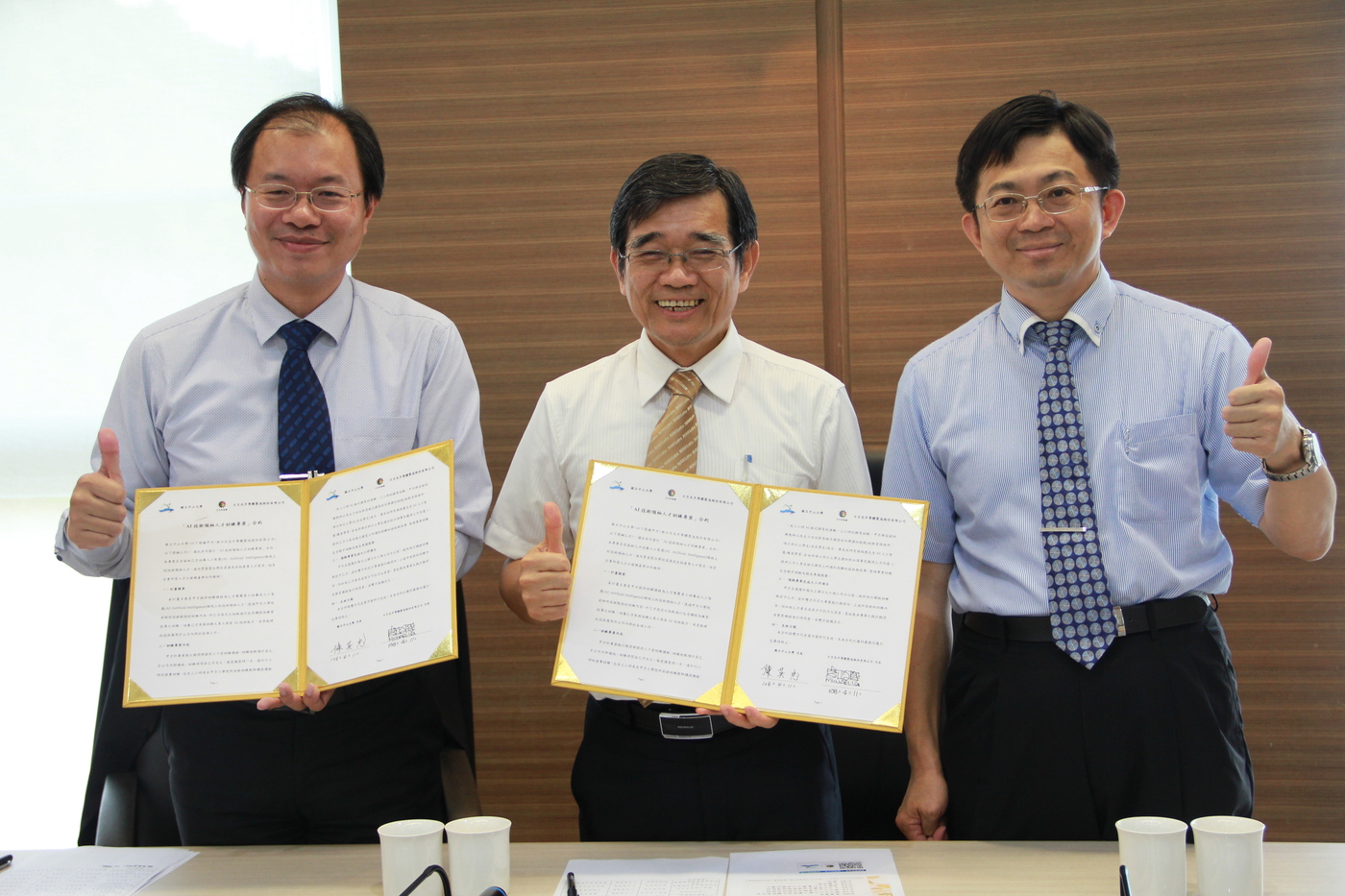 2019年4月11日-AI技術領袖人才訓練專案簽約儀式圖片