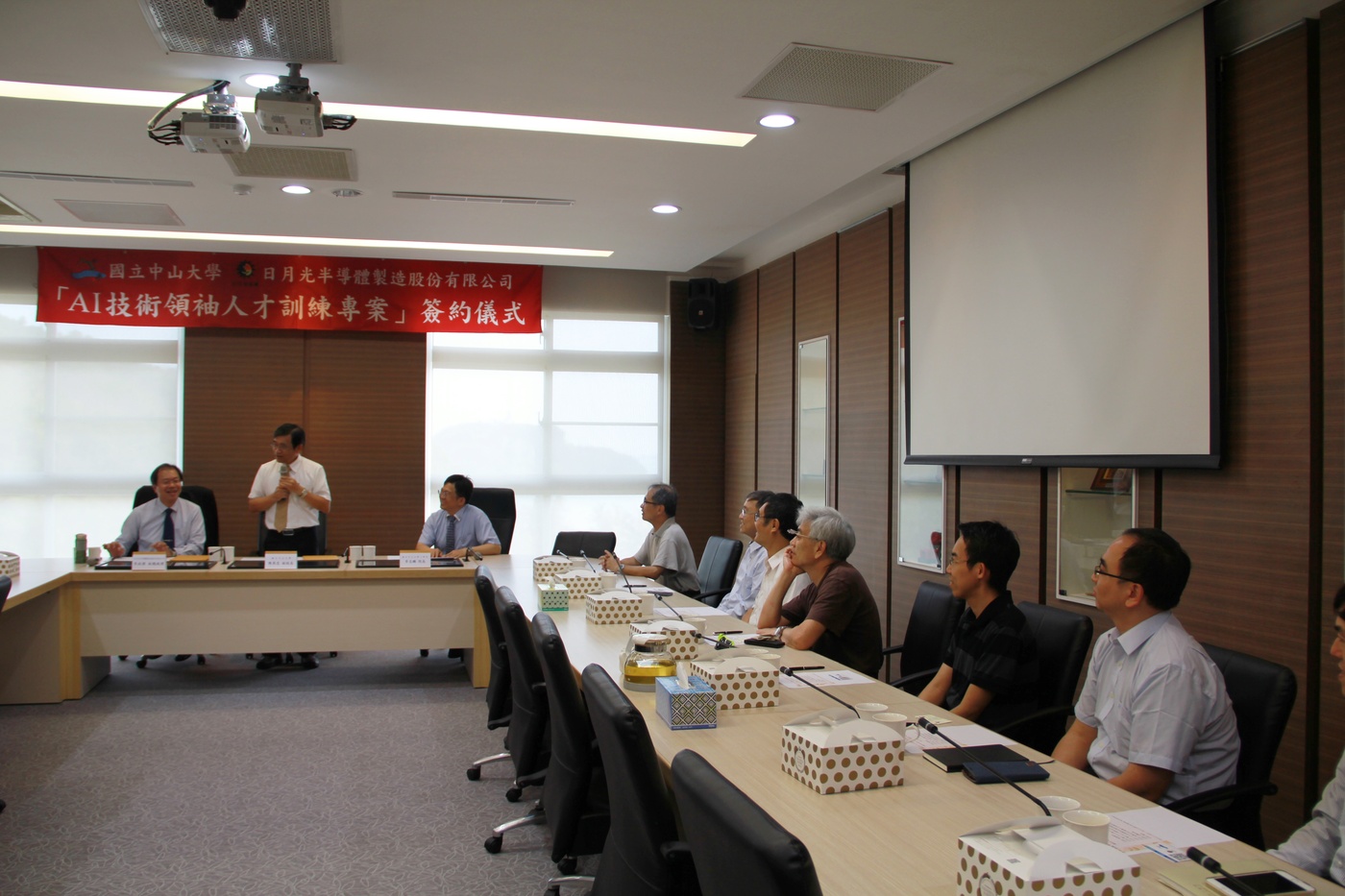 2019年4月11日-AI技術領袖人才訓練專案簽約儀式圖片